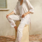 Ensemble Pyjama 3 Pièces en Dentelle Rayée